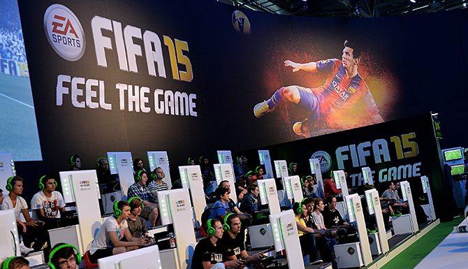 Кто рубит деньги на FIFA 15