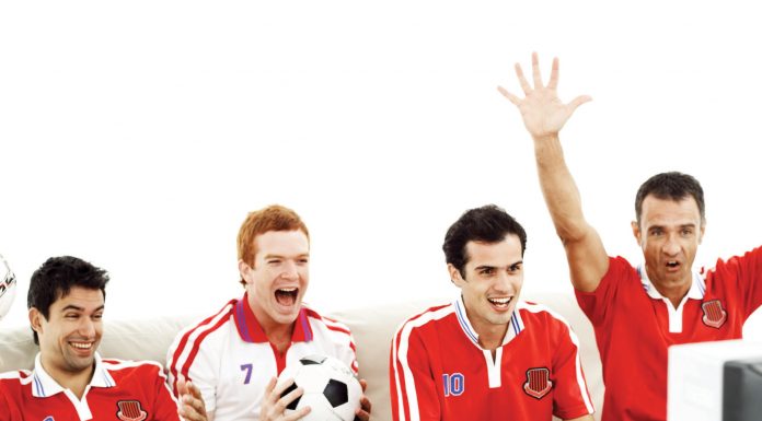 Как смотреть футбол без платной подписки и рекламы?