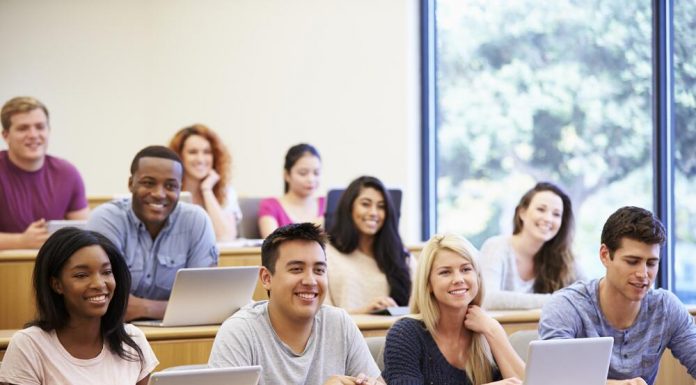 Work and Travel в 2022 году: почему украинцам особенно важно участие в этой программе, как в этом помогают FLeaders и Игорь Щербань, что хотят знать студенты о работе в летний период