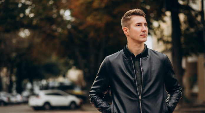 Мужская верхняя одежда: утепленная куртка прямого силуэта для повседневной носки